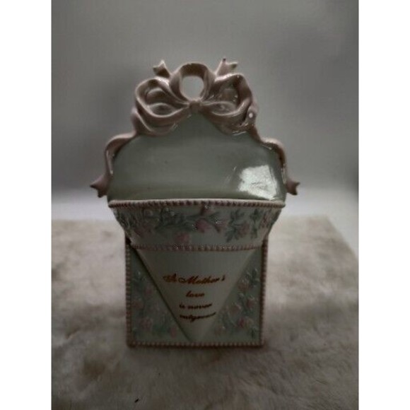 ThriftCHI ~ A Mother's Love Is Never Outgrown Wall Pocket Or Stand - Picture 3 of 9